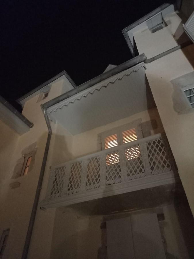 Les Meubles Du Colombier Apartment Lons-le-Saunier Ngoại thất bức ảnh